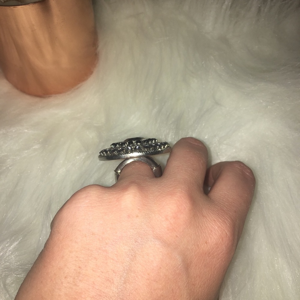 Statement Ring - Picture 2 of 5